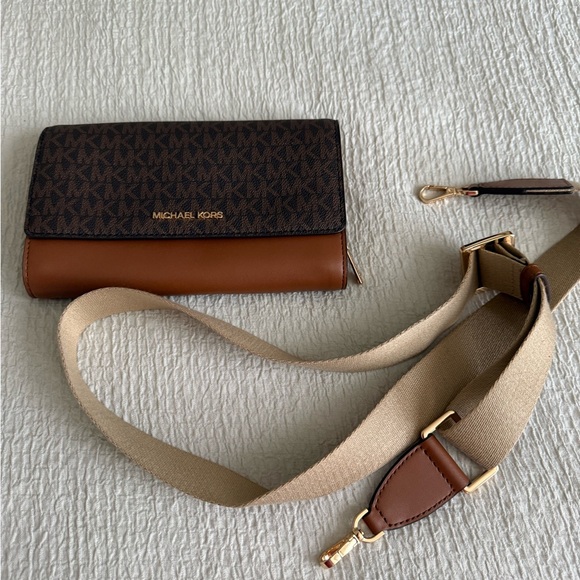 Michael Kors cross body/wallet brown and dark brown color - Picture 5 of 5